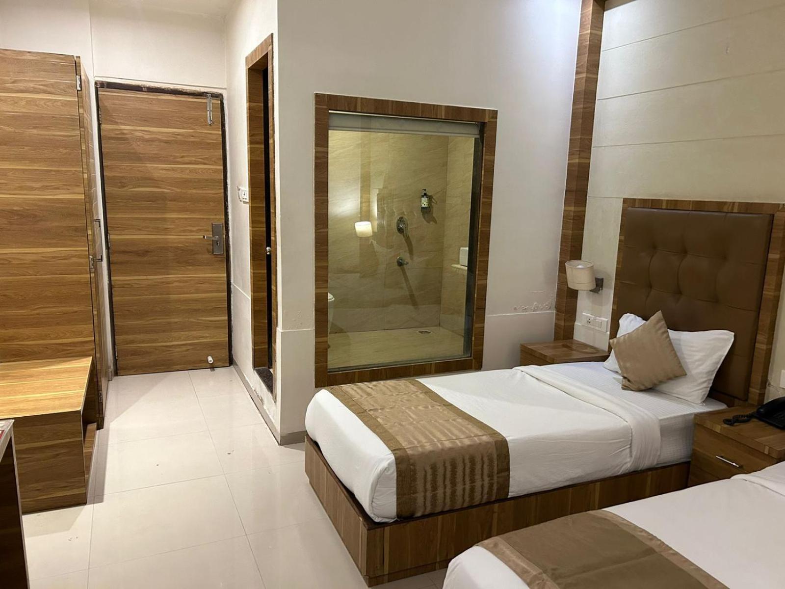 Hotel Bkc Mannat Bombay Eksteriør billede
