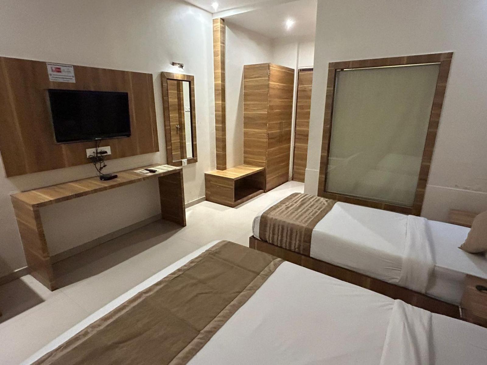 Hotel Bkc Mannat Bombay Eksteriør billede