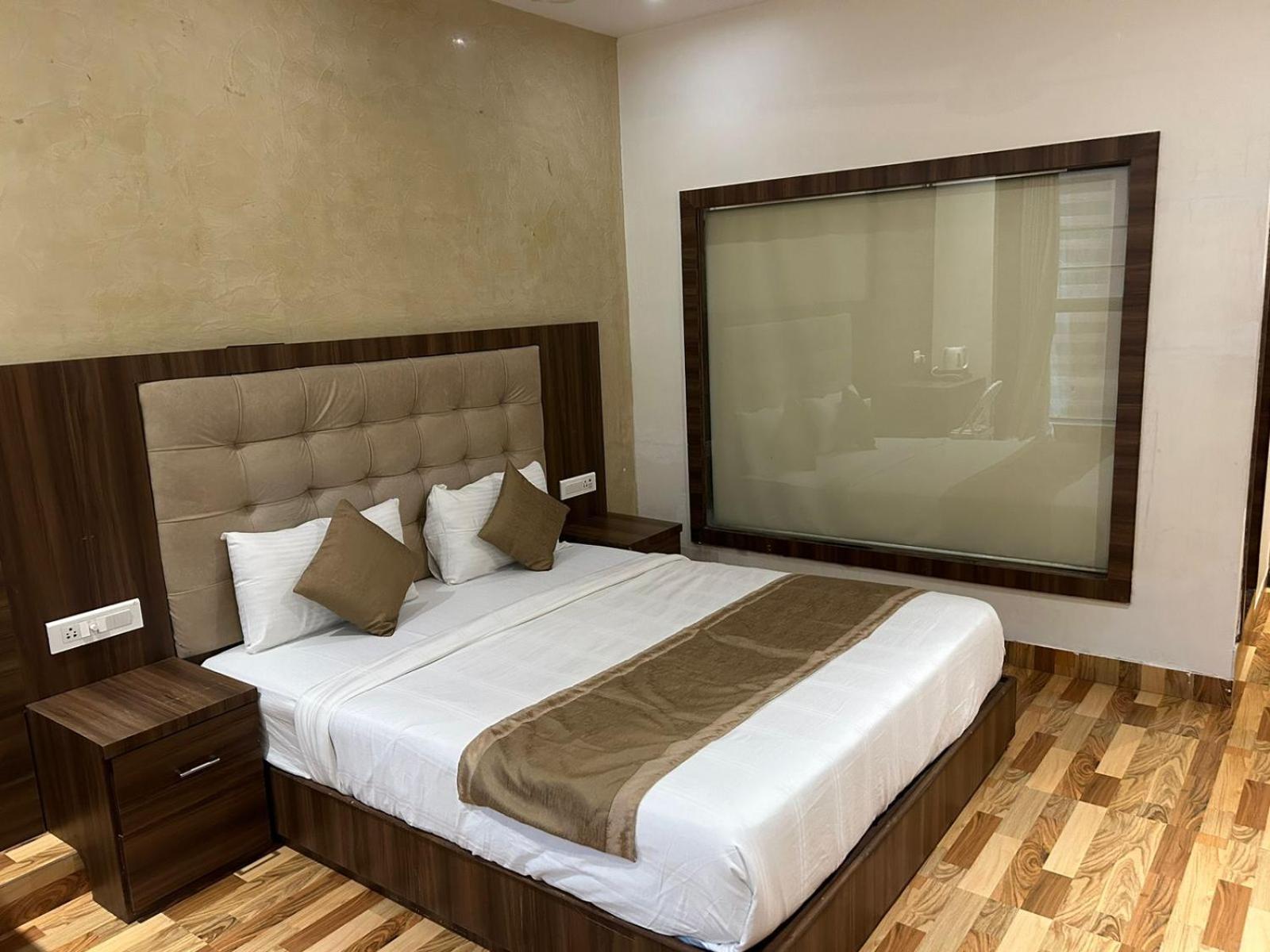 Hotel Bkc Mannat Bombay Eksteriør billede