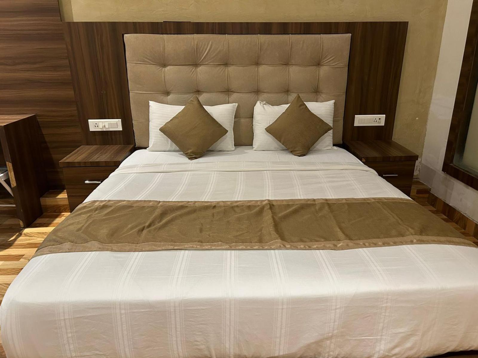 Hotel Bkc Mannat Bombay Eksteriør billede