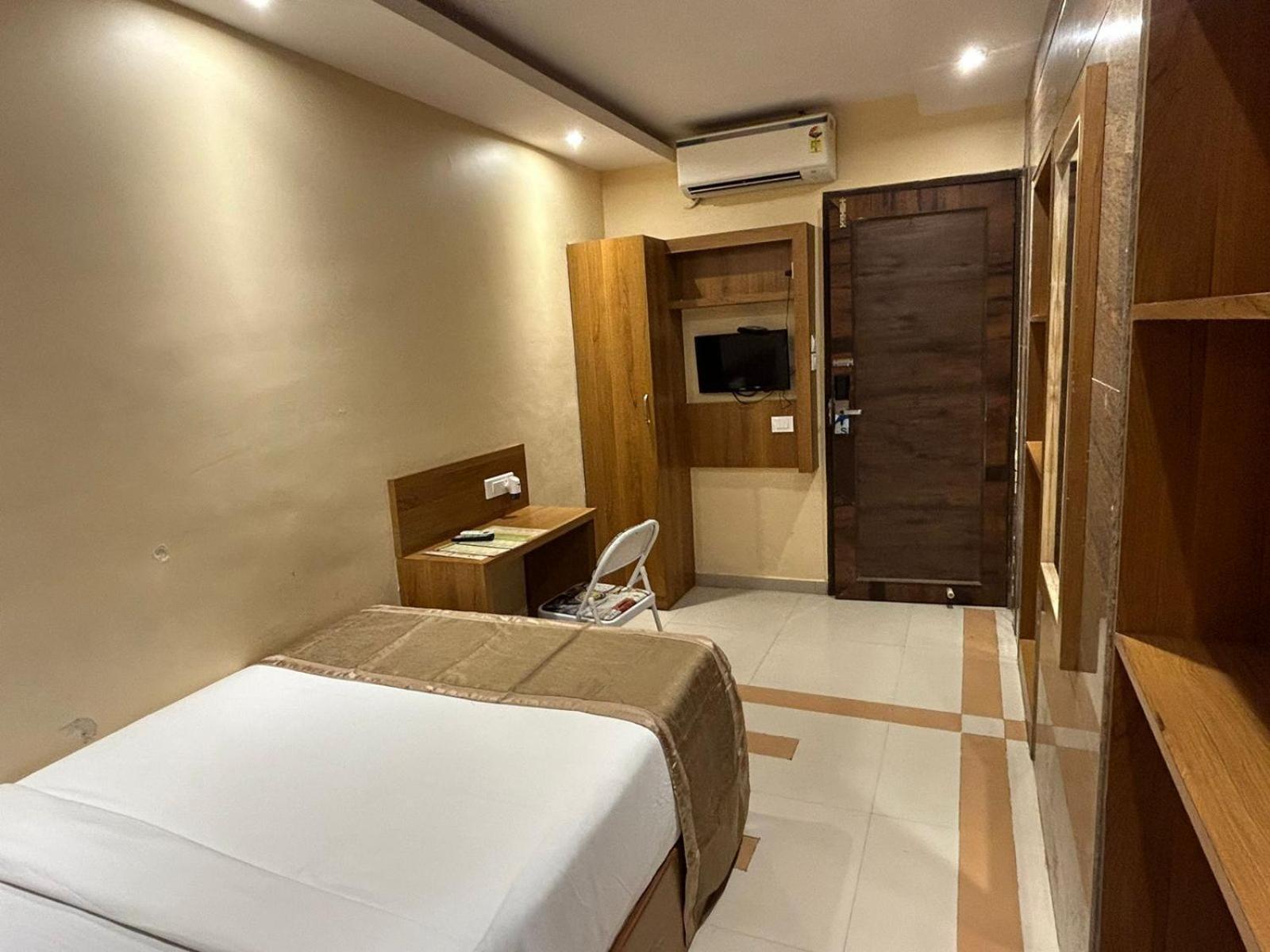 Hotel Bkc Mannat Bombay Eksteriør billede