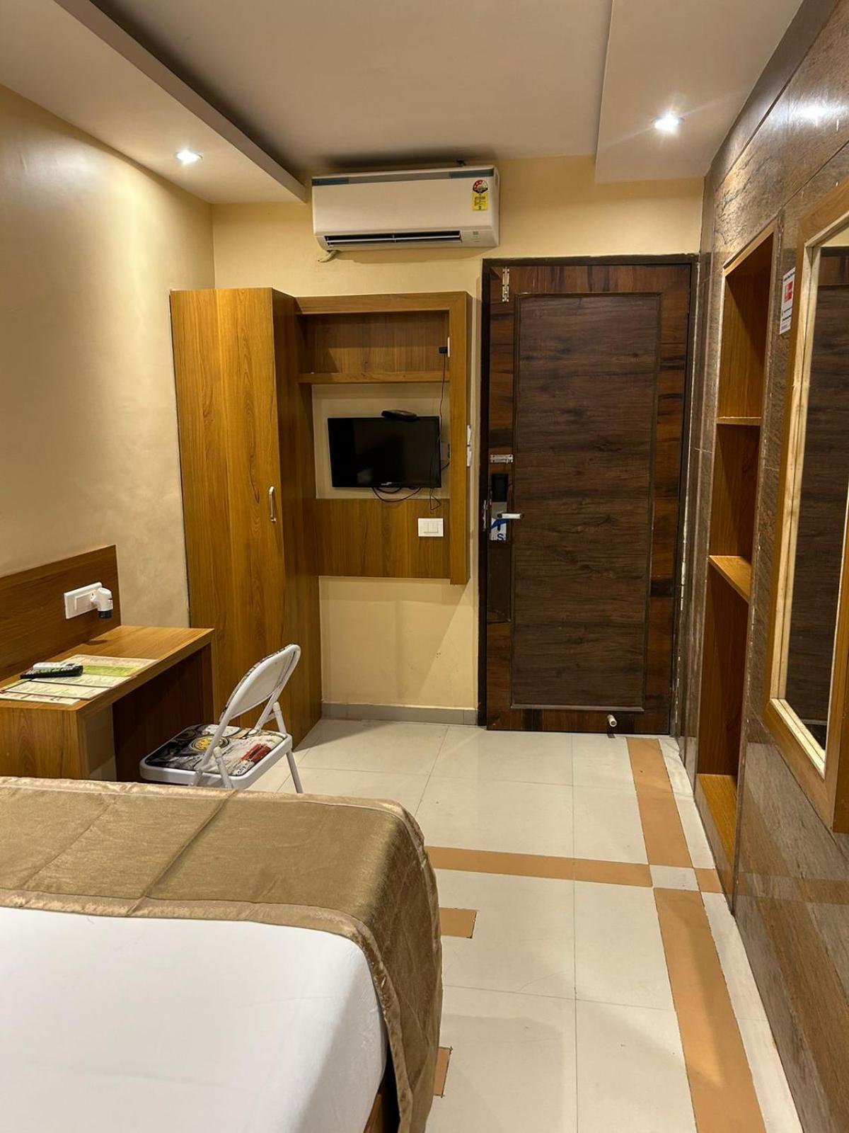 Hotel Bkc Mannat Bombay Eksteriør billede