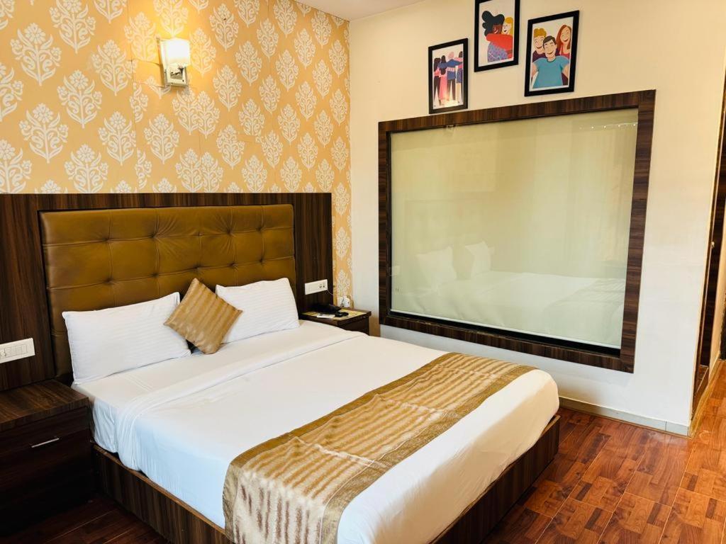 Hotel Bkc Mannat Bombay Eksteriør billede